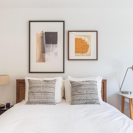 Studio Apartment In バンクーバー エクステリア 写真