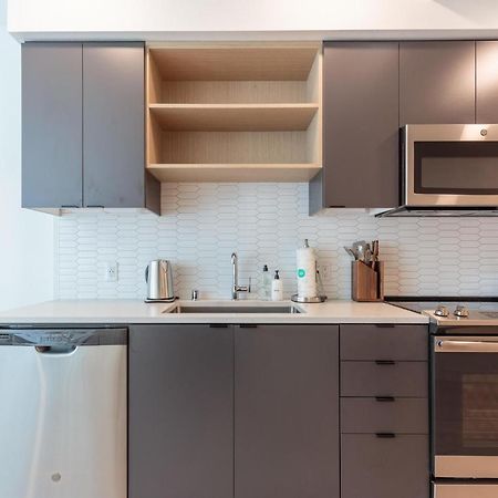 Studio Apartment In バンクーバー エクステリア 写真