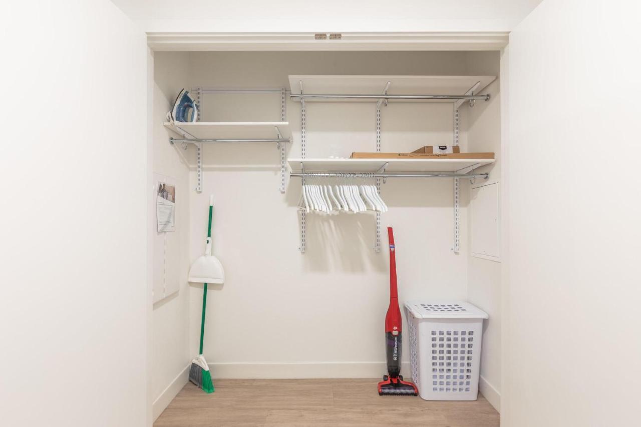 Studio Apartment In バンクーバー エクステリア 写真