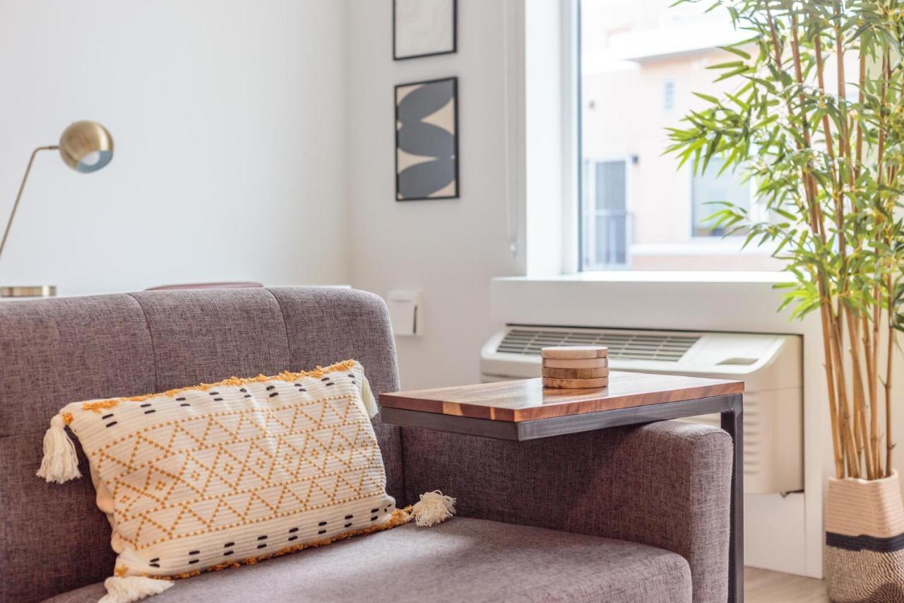 Studio Apartment In バンクーバー エクステリア 写真